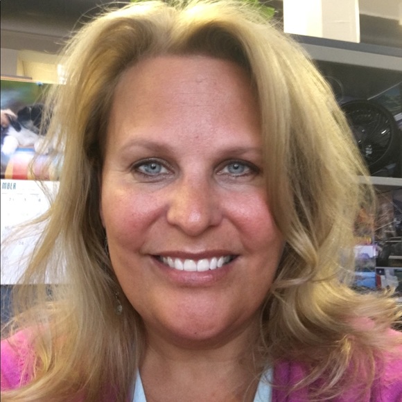Meet your Posher, Kristen - Picture 1 of 1